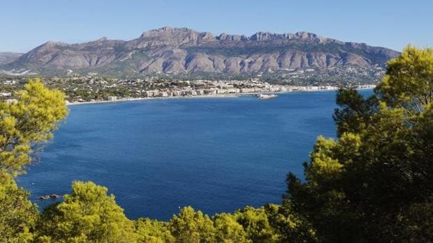 El lujo y la exclusividad del litoral de Alicante que encandilaron a Putin