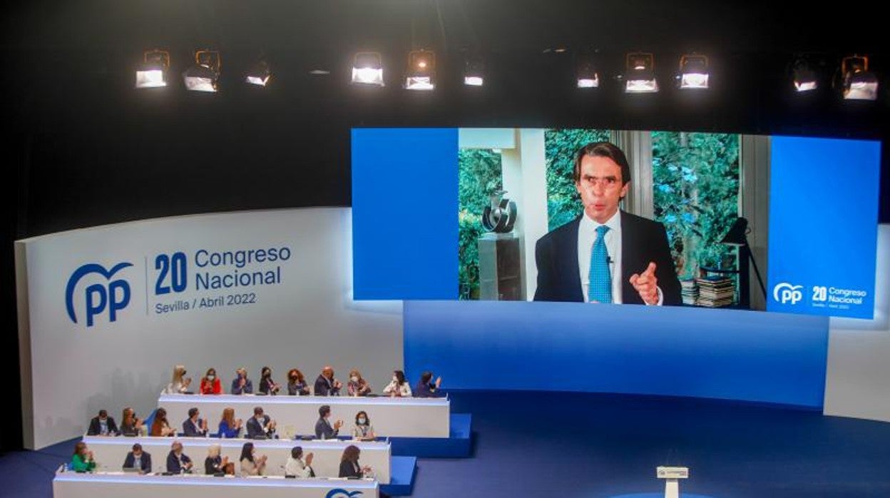 El expresidente del Gobierno y del PP, José María Aznar, durante su intervención