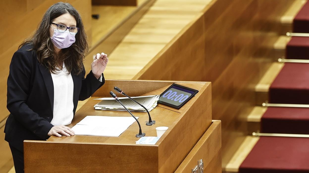Imagen de archivo de la vicepresidenta de la Generalitat, Mónica Oltra, en las Cortes Valencianas