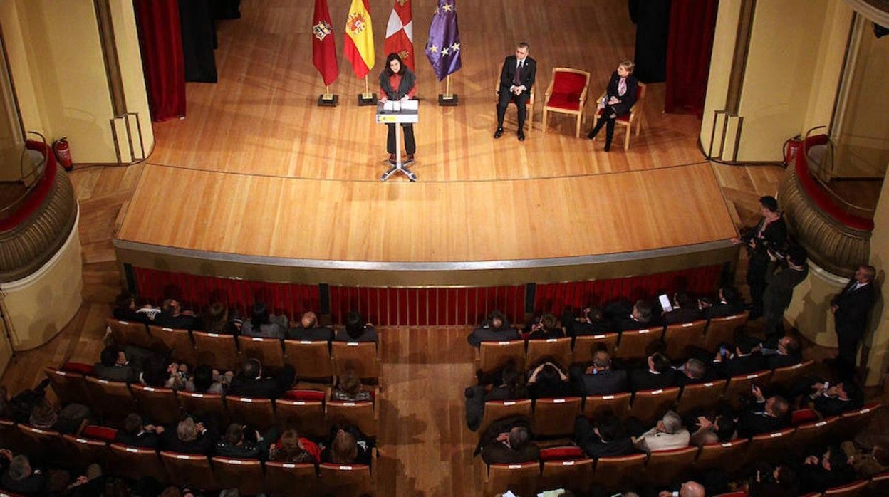 Inauguración del teatro municipal 'Pérez Alonso' de La Bañeza en 2011