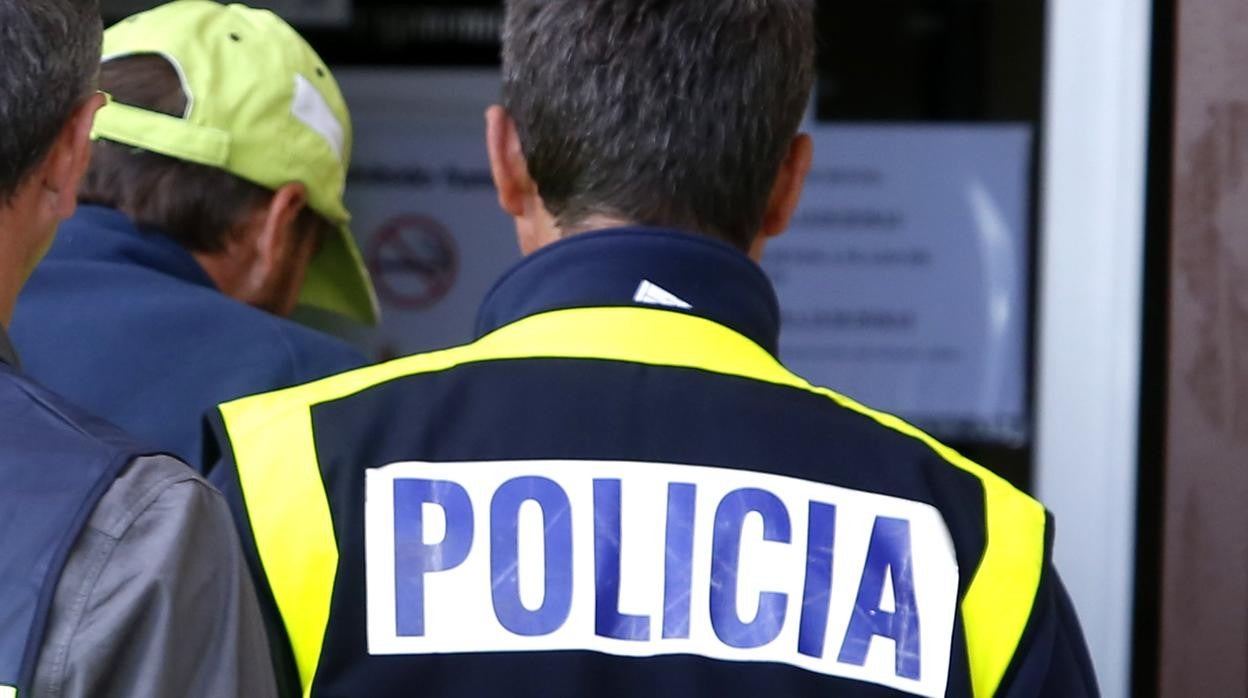 Un agente de Policía Nacional en una fotografía de archivo