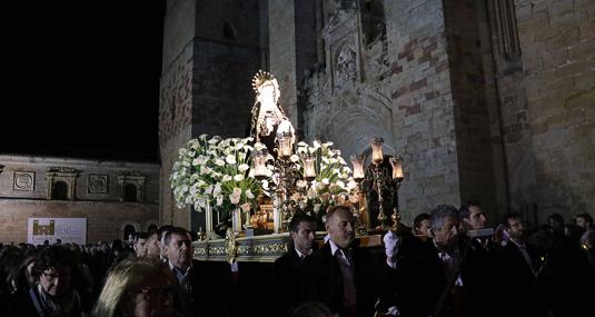 Una de las cofradías que participan en la Semana Santa de Sigüenza