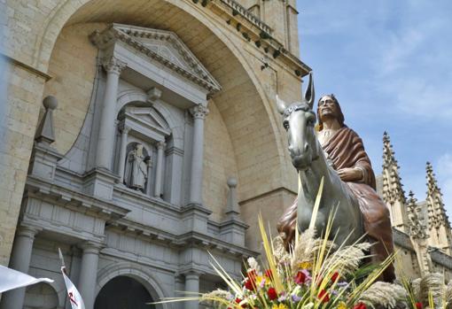 'La Borriquilla' en el casco histórico segoviano