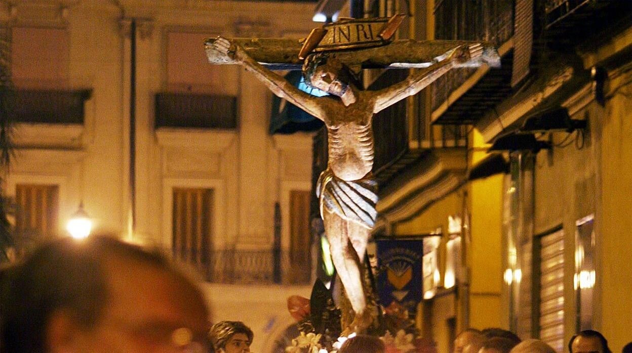 Imagen de archivo del Cristo de las Penas por las calles del centro de Valencia