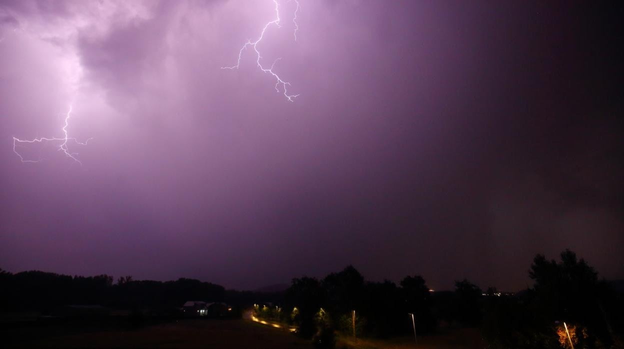 Las intensas tormentas descargan 60 rayos sobre Castilla y León en apenas tres horas