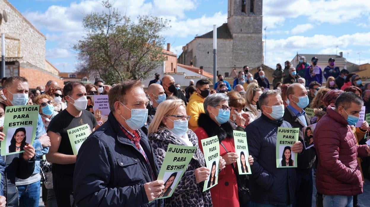 Concentración celebrada en marzo en Traspinedo en recuerdo de Esther y en apoyo a su familia