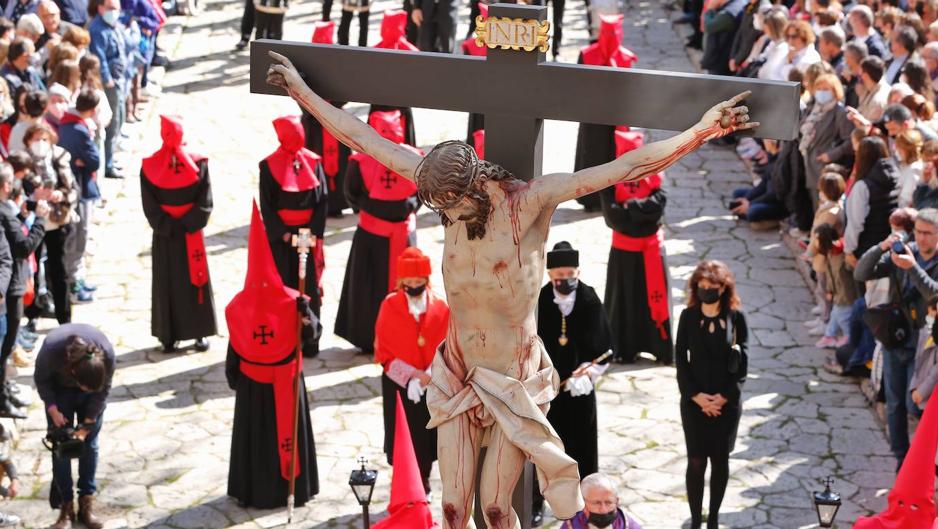 Vídeo: El Cristo de la Luz alumbra de nuevo Valladolid