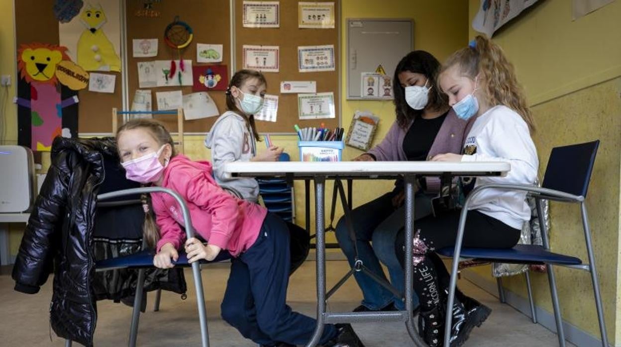 Los alumnos dejarán de llevar mascarilla desde el miércoles.