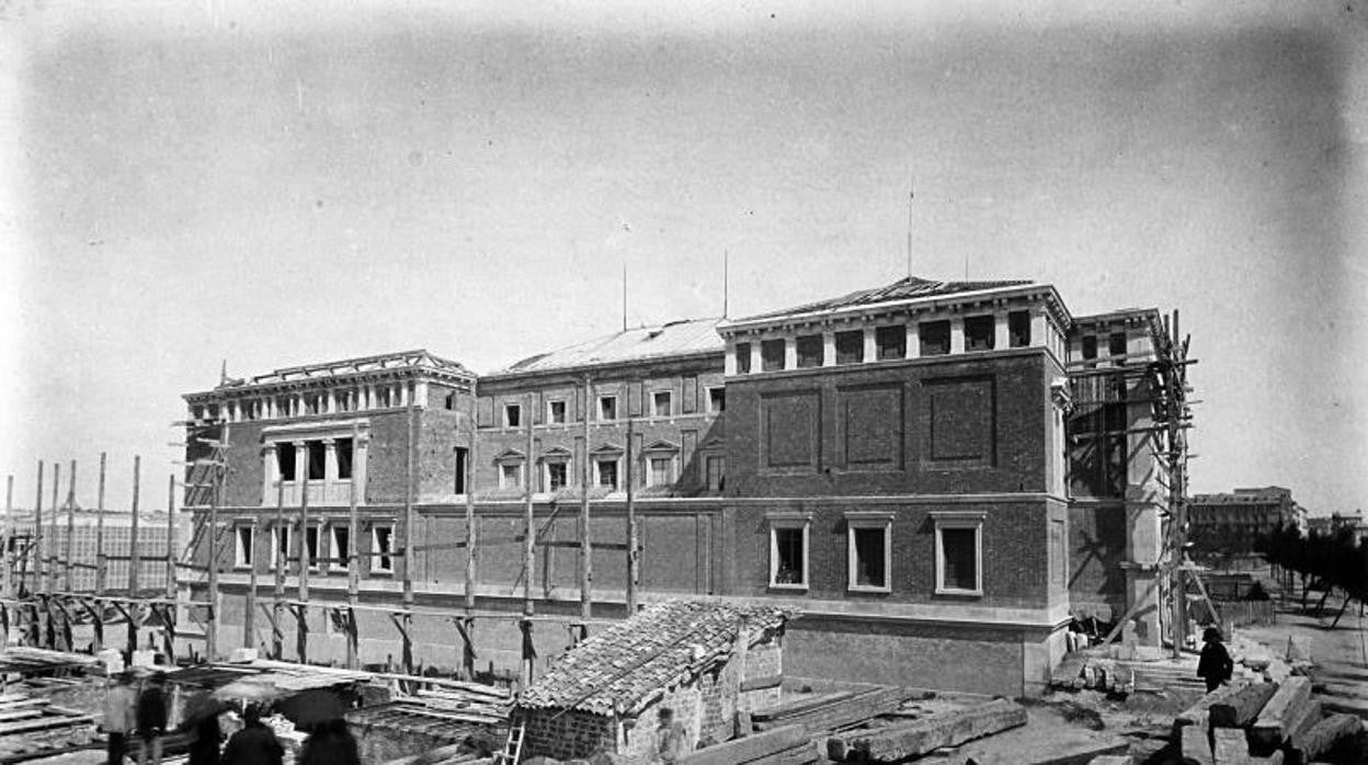 Destrozos en el Casón del Buen Retiro, tras el paso del ciclón