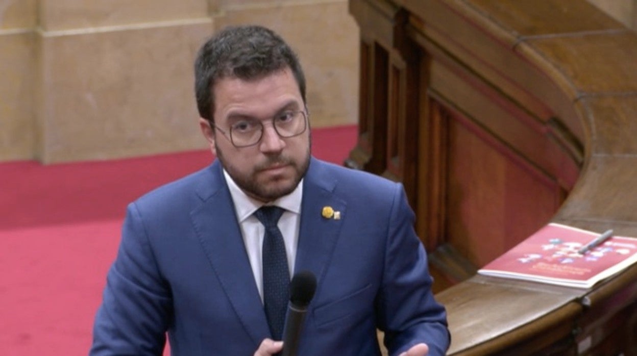 Pere Aragonès, presidente de la Generalitat, durante su intervención, hoy, en la sesión de control al Govern catalán en el Parlamento autonómico