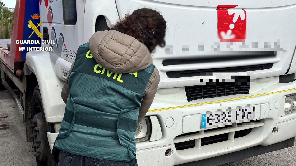 Imagen de uno de los camiones que atropelló a un motorista en la CV-36 en Valencia