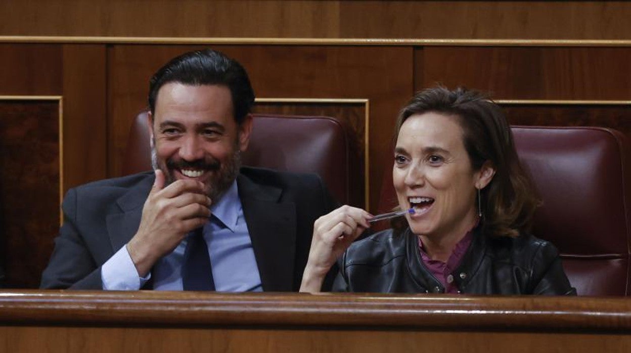 Guillermo Mariscal y Cuca Gamarra, en el Pleno del Congreso