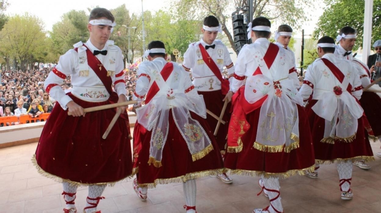 Los tradicionales danzantes de Villacañas