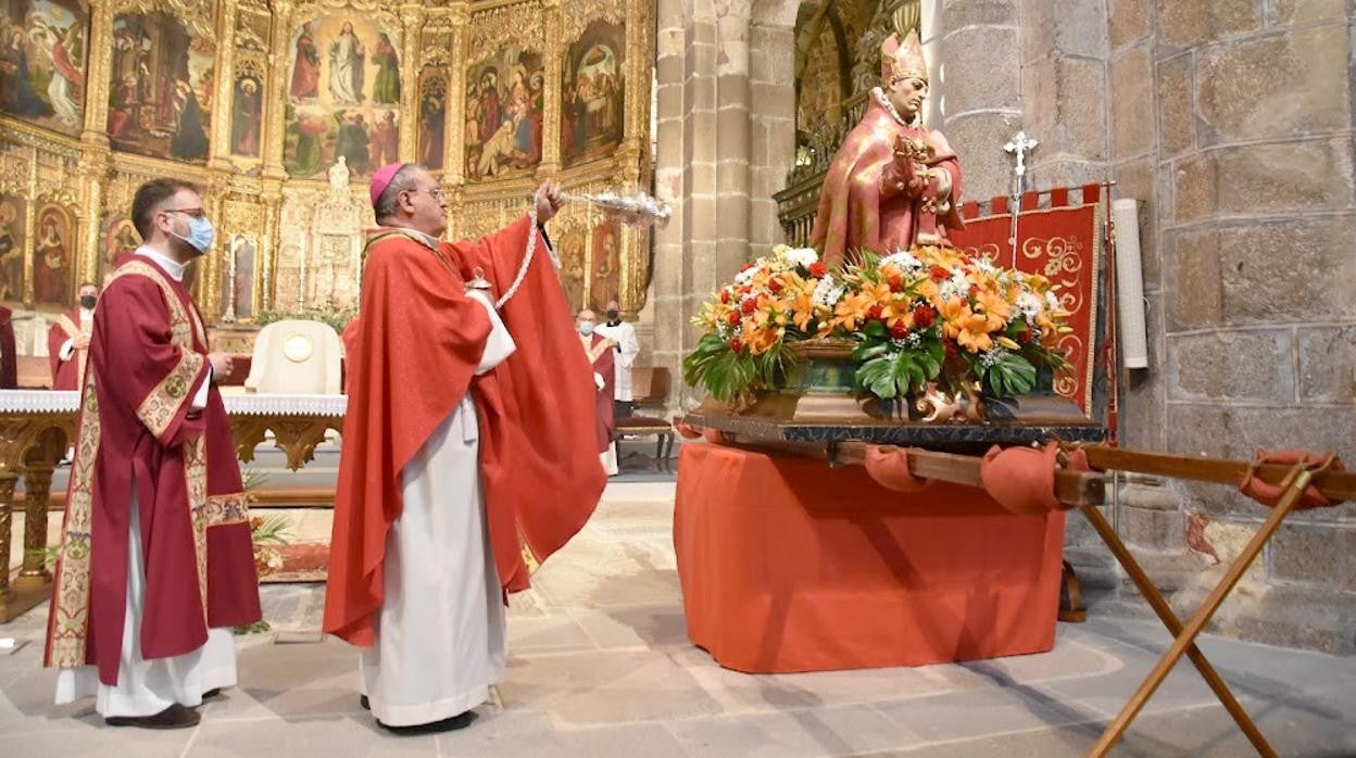 Eucaristía por la fiesta del patrón de Ávila en la catedral