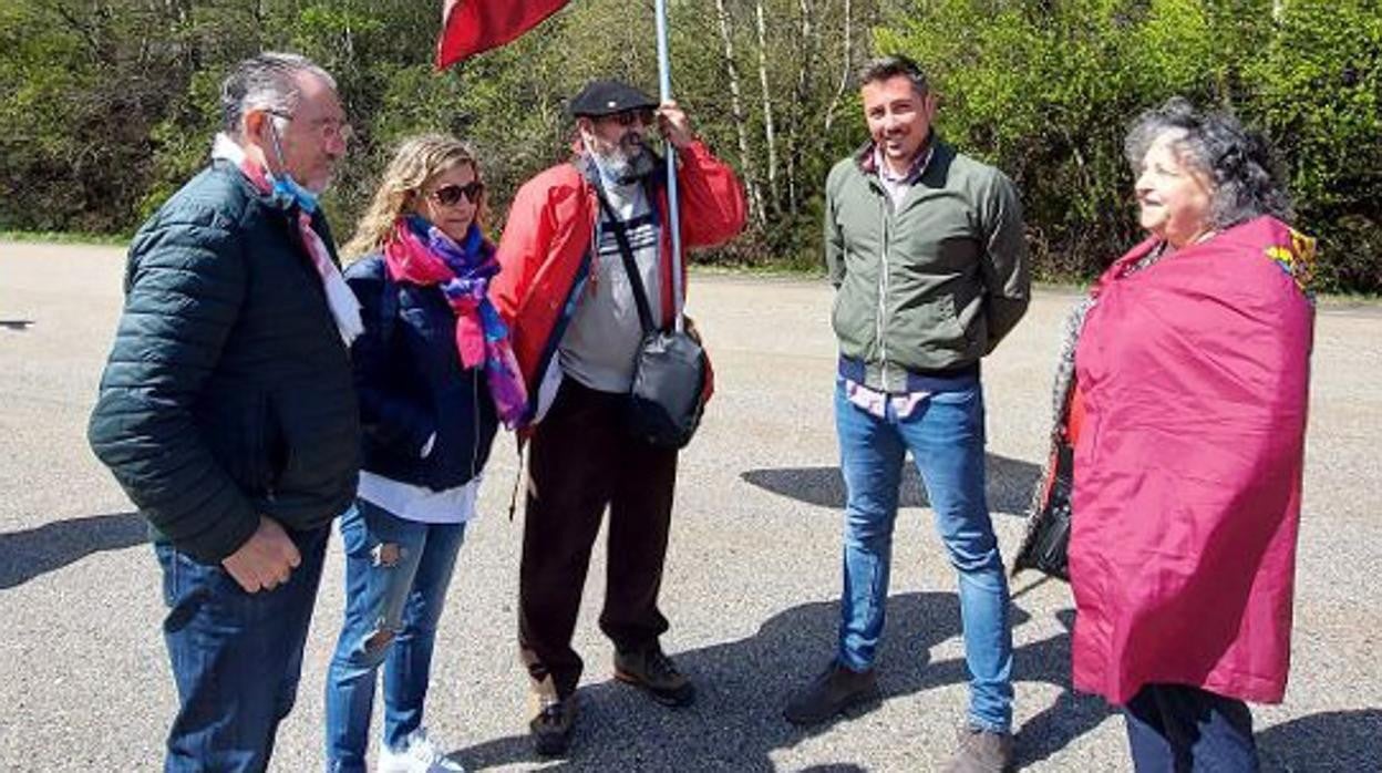 Vecinos del entorno reclaman en Valdeprado (León) una vía rápida entre Toreno y La Espina (Asturias)