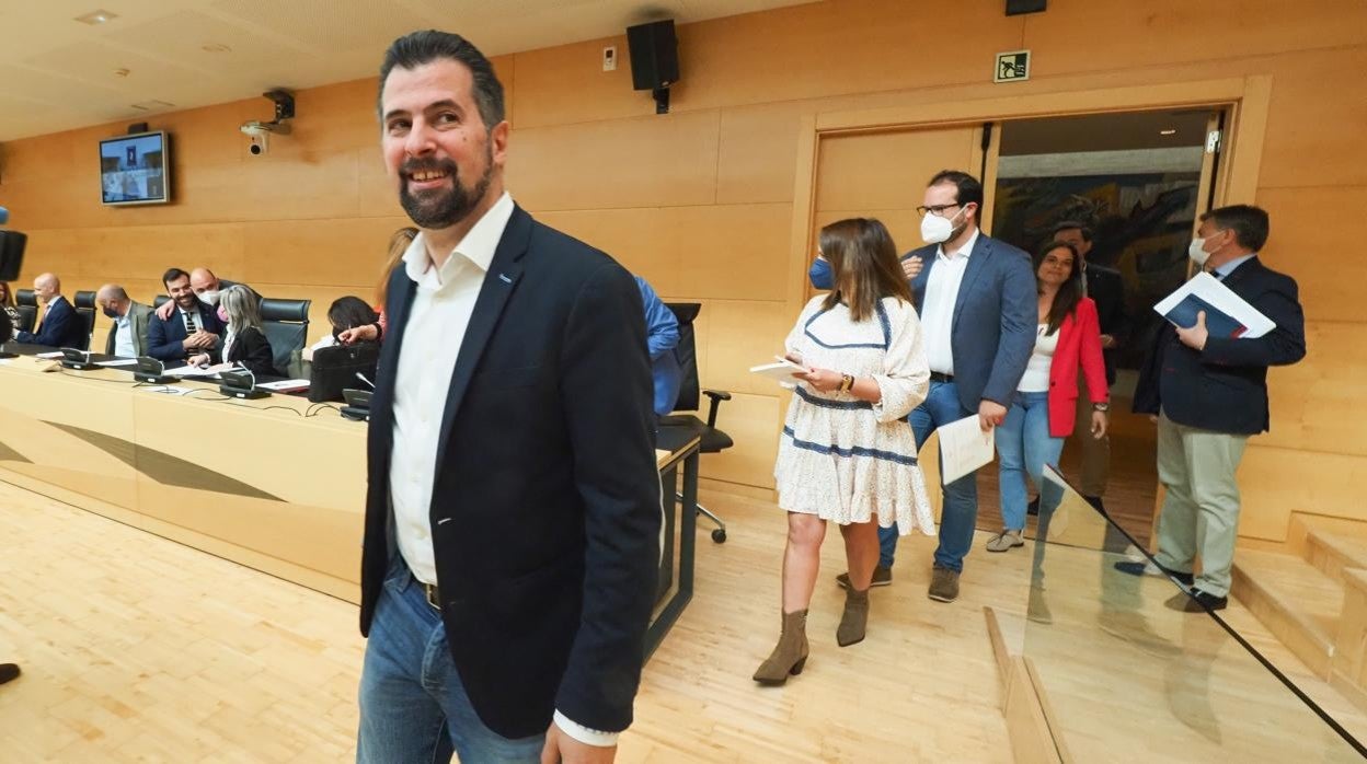 El portavoz socialista Luis Tudanca, durante la constitución de las comisiones legislativas y no legislativas de las Cortes de Castilla y León