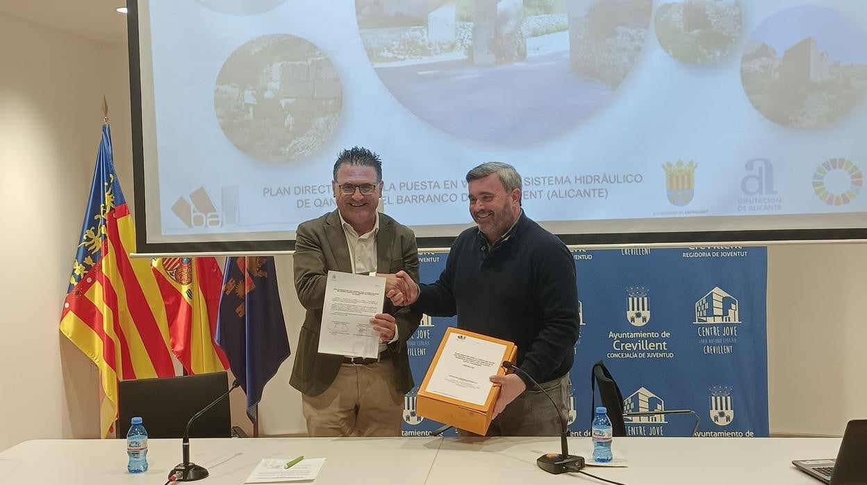 Entrega del Plan Director al Ayuntamiento de Crevillente