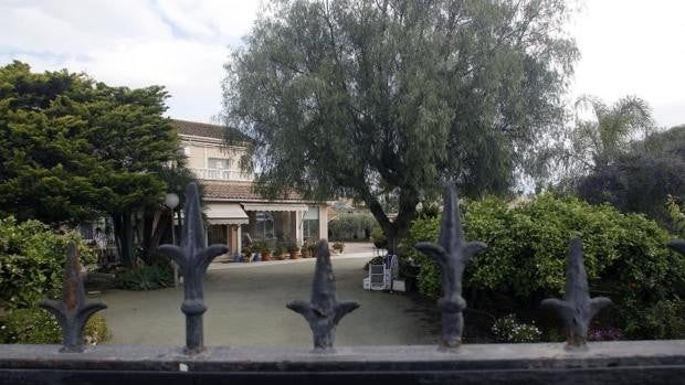 Los detenidos por el asesinato a tiros de una anciana británica en Elche son una mujer y su hijo de 16 años