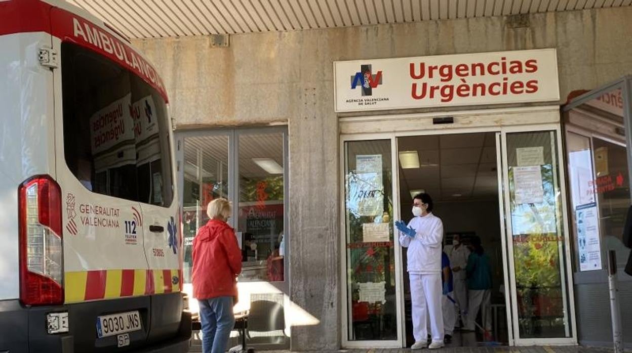 Imagen de archivo de la entrada de Urgencias del Hospital de San Juan de Alicante