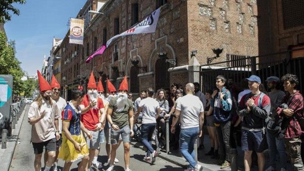 La Policía desaloja a los okupas de la antigua sede de UGT