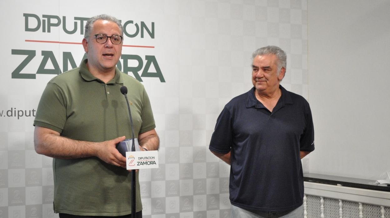 El vicepresidente segundo de la Diputación, Jesús María Prada, y el presidente de la Asociación Zamorana de los Caminos de Santiago, José Almeida, presentan una iniciativa para potenciar las rutas jacobeas