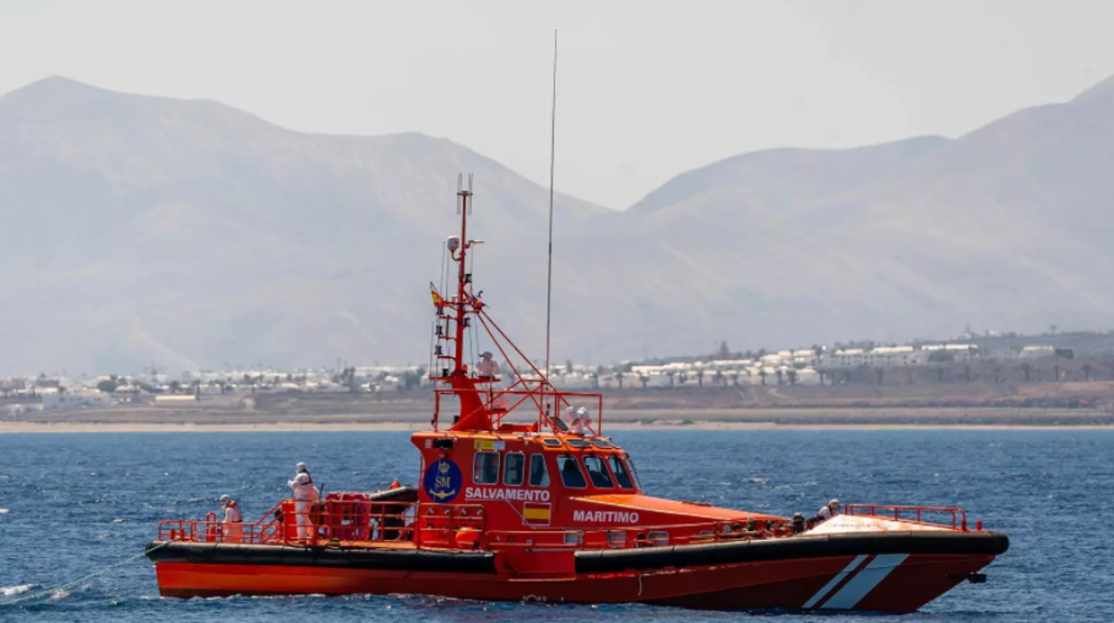 Un barco de Salvamento Marítimo en foto de archivo en Lanzarote