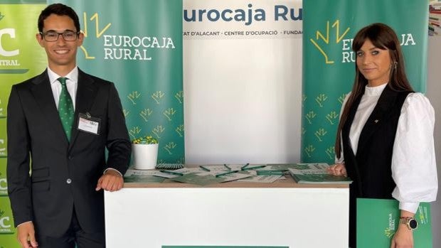 Eurocaja Rural presenta su propuesta de planes de carrera a los alumnos de la Universidad de Alicante