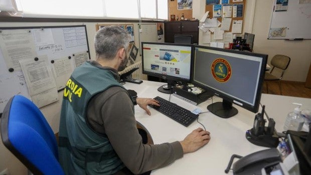 Investigan a dos individuos por extorsionar a un usuario de una página web de citas