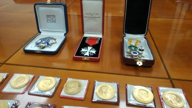 Subastan por 50.000 euros medallas franquistas y nazis de la herencia de una alemana que murió en Denia