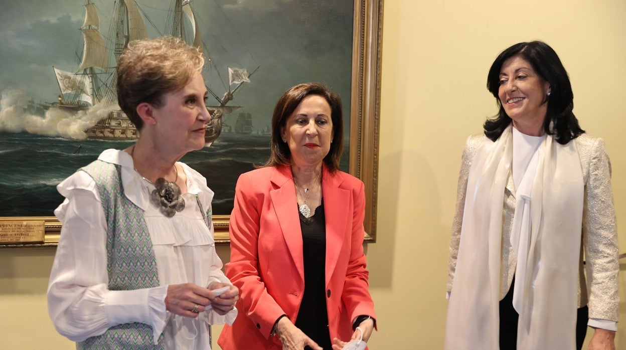 Toma de posesión de la nueva directora del CNI, Esperanza Casteleiro y la secretaria y subsecretaria de Estado, Amparo Valcarce García y Adoración Mateos, en sustitución de Paz Esteban en presencia de la ministra de Defensa, Margarita Robles