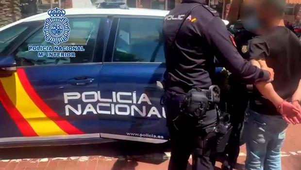 «Sinvergüenza, la cartera»: graban a un ladrón en pleno robo y el vídeo permite su detención