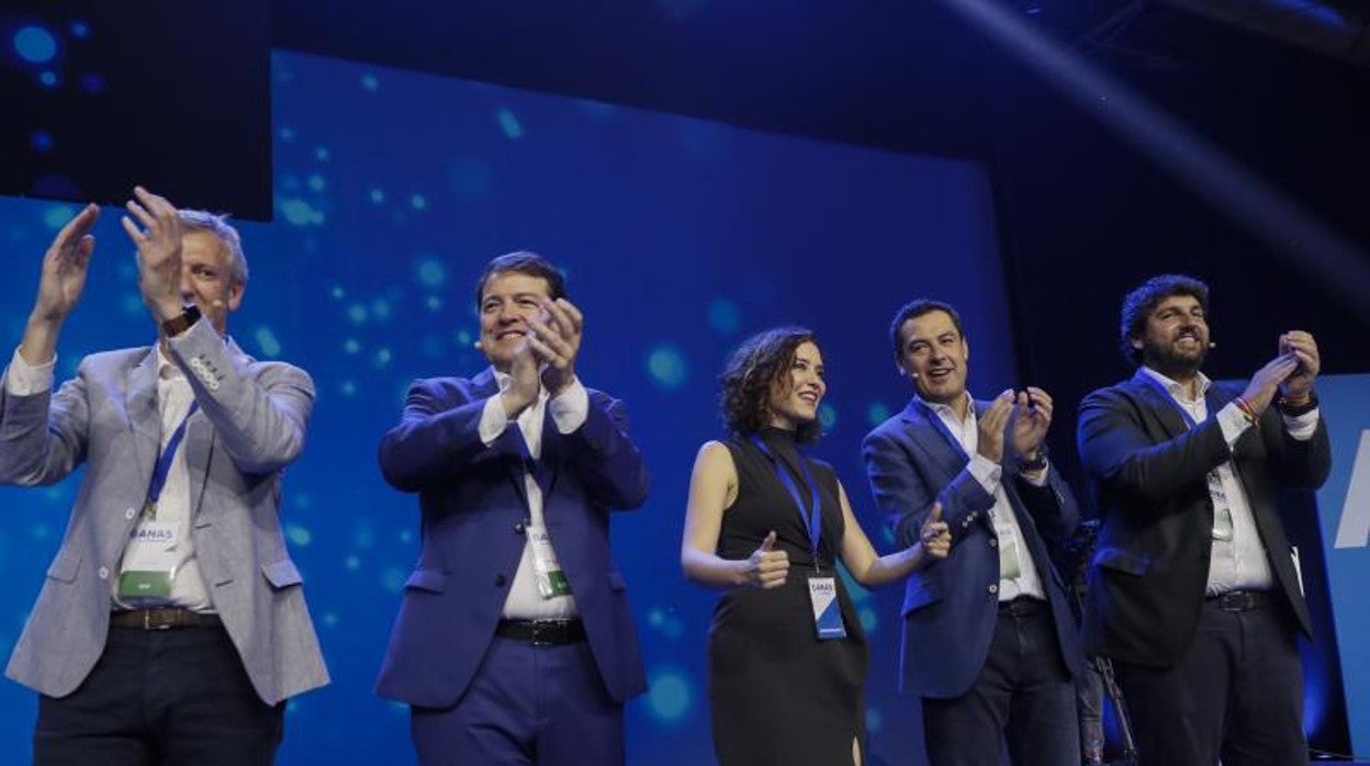 Alfonso Rueda, Alfonso Fernández Mañueco, Isabel Díaz Ayuso, Juanma Moreno y Fernando López Miras, en el congreso del PP de Madrid