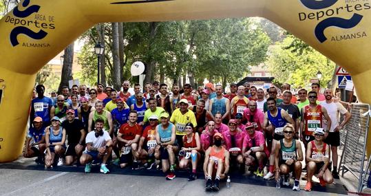 Imagen de la salida de la Media Maratón de Almansa