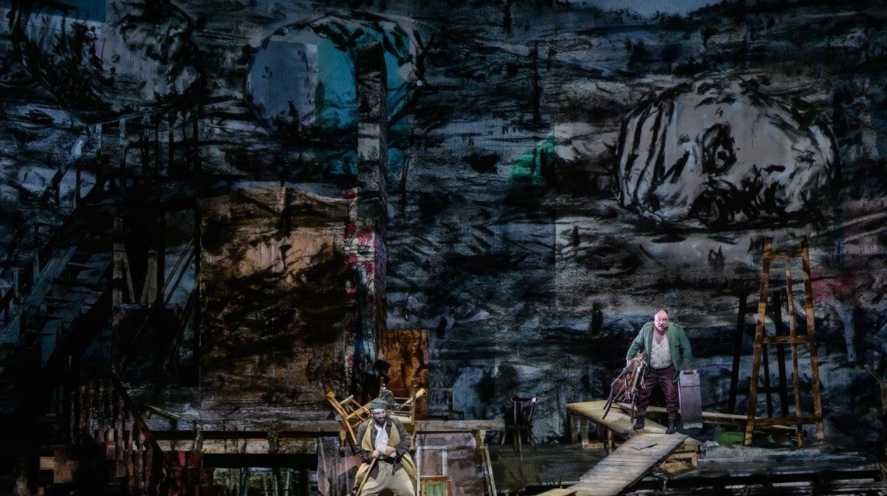 Mucho se ha comentado ya sobre el impacto visual del montaje abigarrado de Kentridge