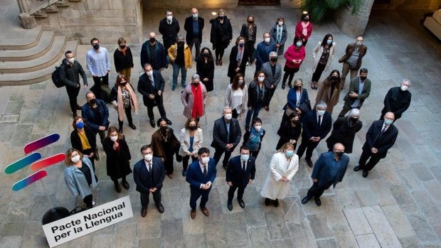 Enmienda a la totalidad al «pacto de país» de los nacionalistas para perpetuar la inmersión en catalán