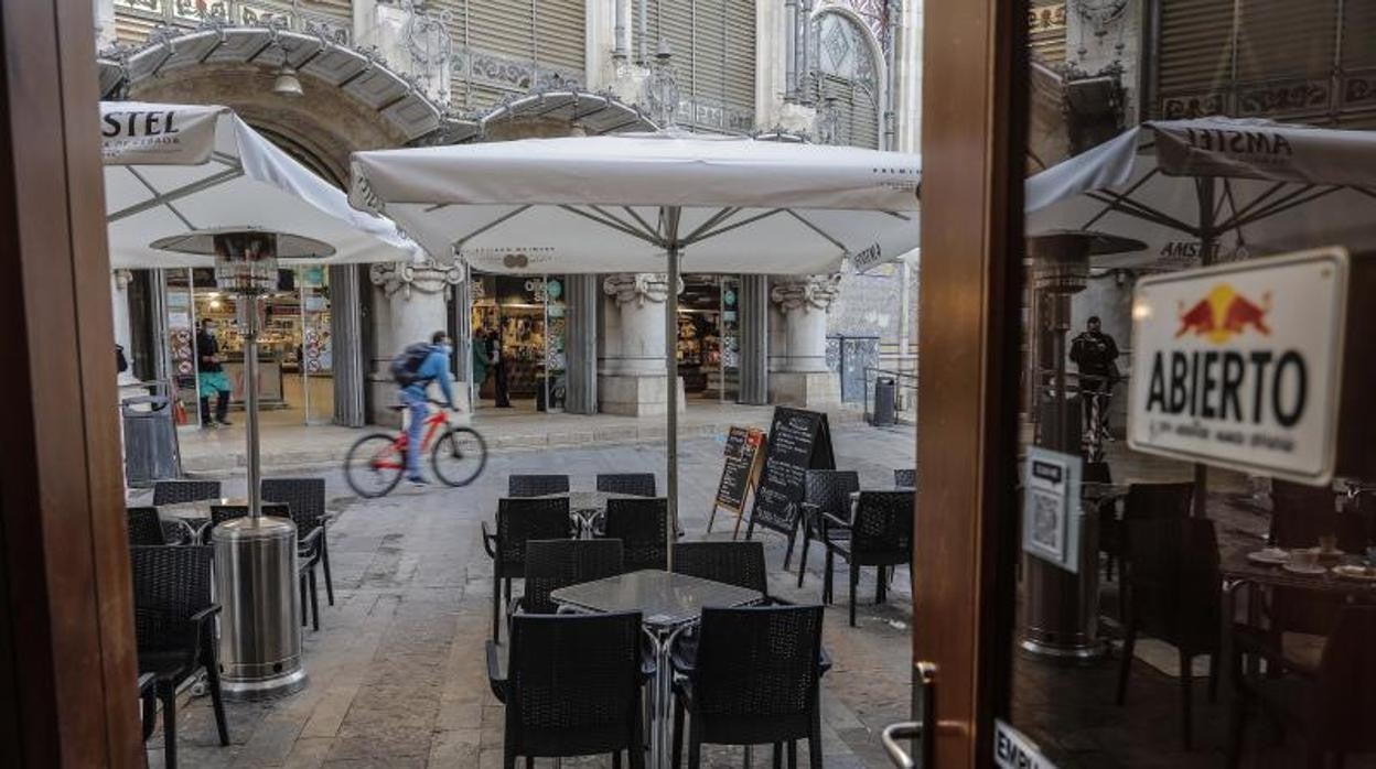 Imagen de archivo de un restaurante ubicado frente al Mercado Central de Valencia