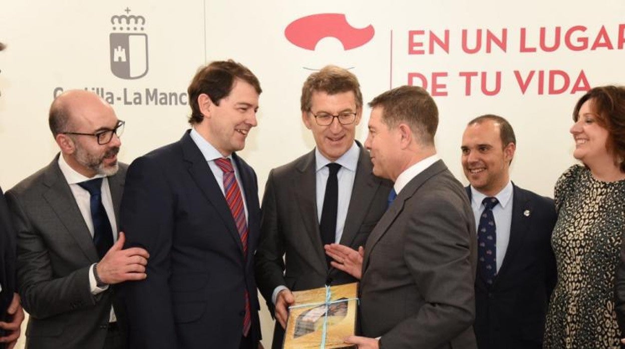 Feijóo con Page y Mañueco, en una imagen de 2020