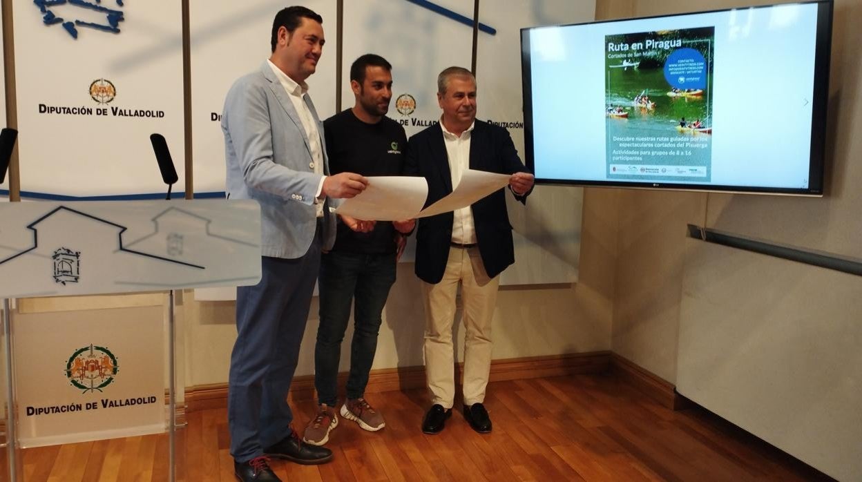 Carlos Fernández, Javier González y Antonio Ibáñez. en la presentación de las rutas