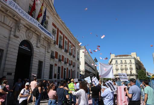 Protesta de los taxistas frente a la Real Casa de Correos