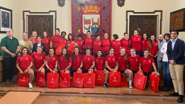 Zamora recibe a las jugadoras de rugby del Partido de las Estrellas Iberdrola