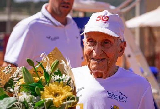 El anciano de 90 años que triunfa en la academia de Rafa Nadal: «Entreno cuatro días a la semana»