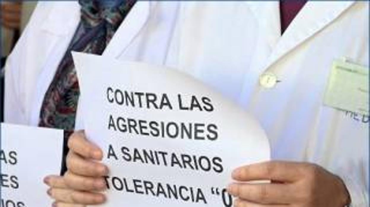 Los sindicatos reclaman medidas contundentes y urgentes contra las agresiones a sanitarios