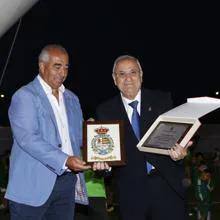 Ginés Meléndez con el alcalde de Villaseca, Jesús Hijosa