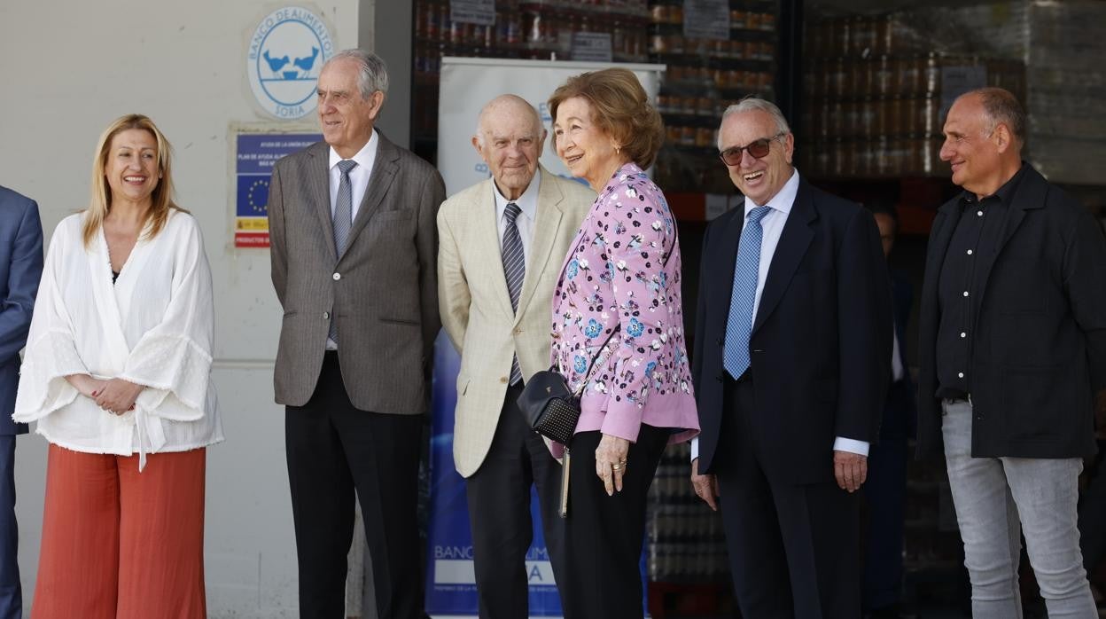 La Reina Sofía visita el Banco de Alimentos de Sorial