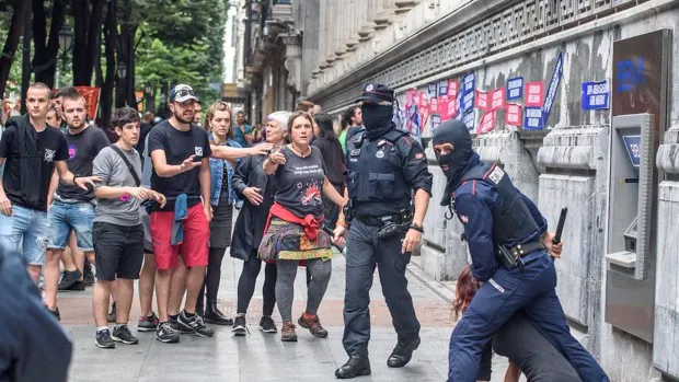 Crece la preocupación por el enfrentamiento de las dos facciones de jóvenes abertzales en el País Vasco