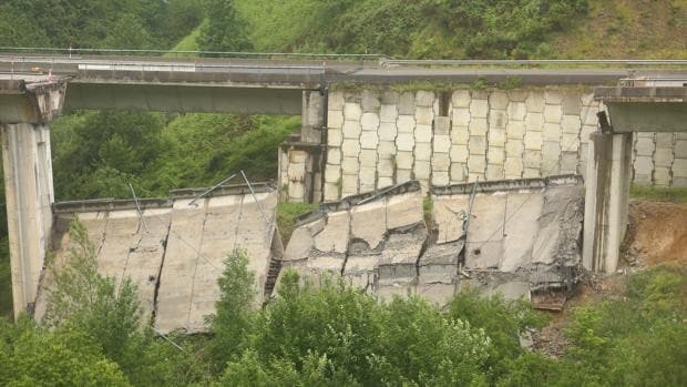 Un «movimiento sin detectar en el terreno», posible causa del derrumbe del viaducto entre Lugo y León
