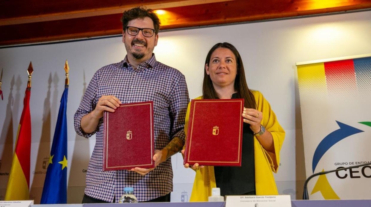 Andrés Martínez y García-Torijano, tras la firma del convenio