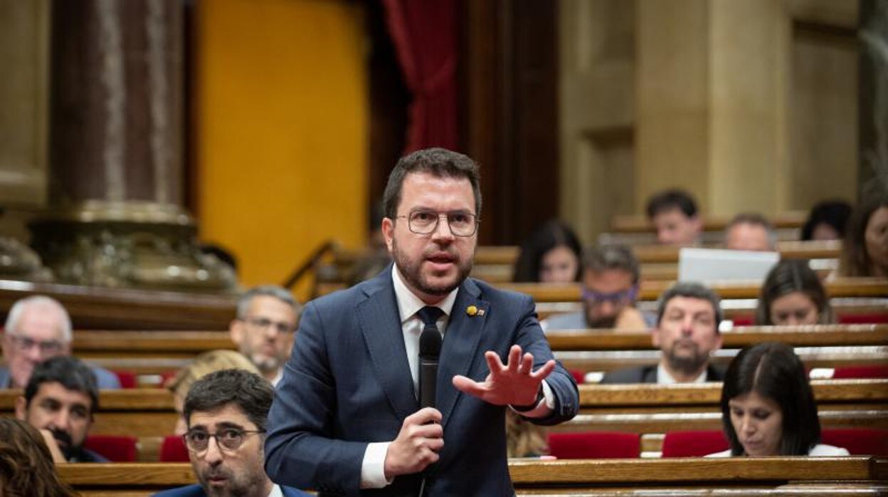 Aragonès, durante el pleno del Parlament