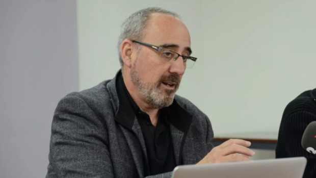 La Universitat de Valencia destituye al director de Política Lingüística por «comentarios machistas» en redes sociales