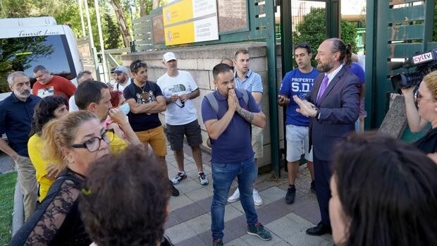El PSOE sale en tromba a adueñarse del preacuerdo que puede ‘salvar’ a Siro